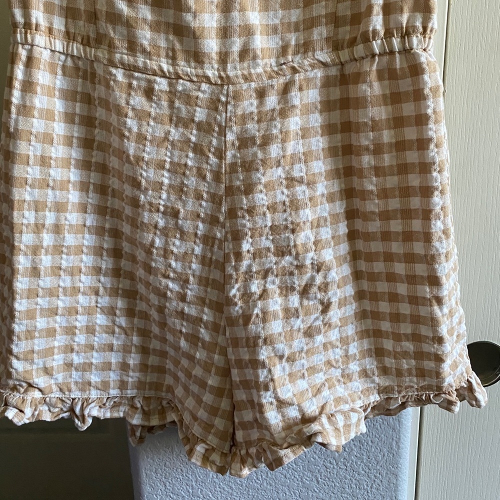 Checkered Romper W/ Ruffles 🤎 - Picture 3 of 4